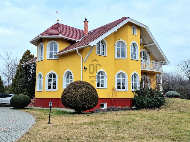 Eladó családi ház, Gyömrőn 235 M Ft, 10 szobás
