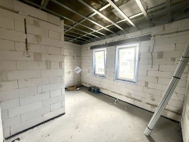 Eladó ikerház, Pécelen 122 M Ft, 5 szobás / költözzbe.hu