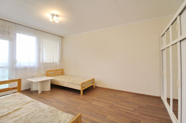 Kiadó panellakás, albérlet, Debrecenben 180 E Ft / hó, 2 szobás
