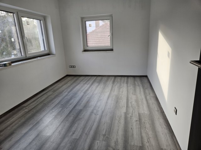 Eladó családi ház, Szentendrén 135 M Ft, 4 szobás