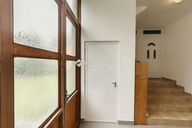 Eladó családi ház, Kecskeméten 125 M Ft, 6+1 szobás
