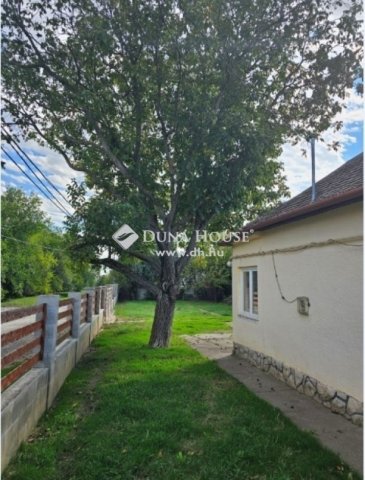 Eladó családi ház, Pécsett 38.9 M Ft, 3 szobás