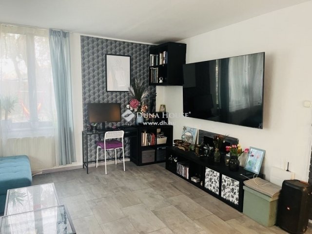 Eladó családi ház, Szigethalmon 99.9 M Ft, 4 szobás