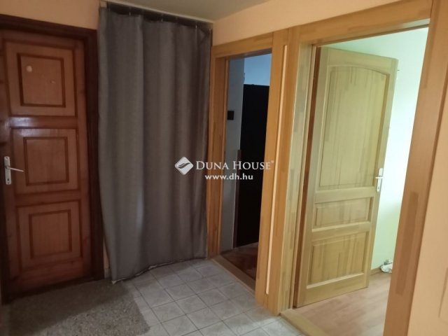 Eladó családi ház, Debrecenben 90 M Ft, 6 szobás