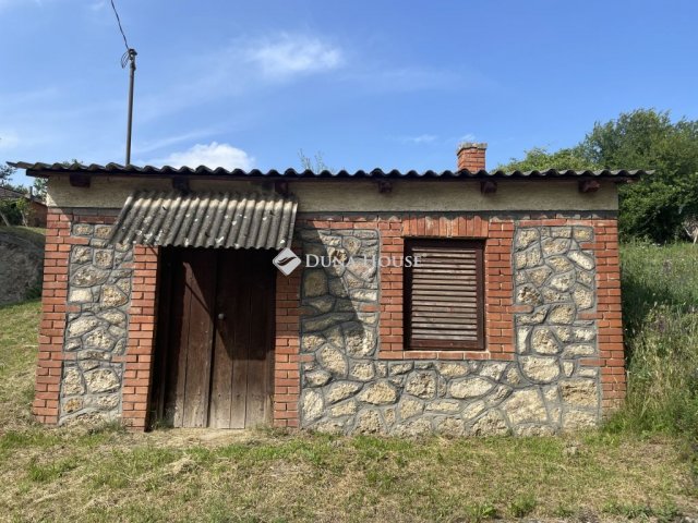 Eladó nyaraló, Vértesszőlősön 14.9 M Ft / költözzbe.hu