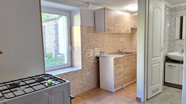 Kiadó téglalakás, albérlet, Szegeden 125 E Ft / hó, 1 szobás