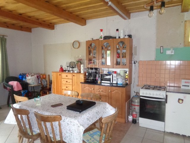 Eladó családi ház, Döröskén 15.9 M Ft, 1 szobás