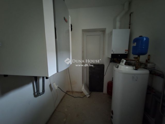 Eladó családi ház, Aranyosgadányban 85 M Ft, 7 szobás