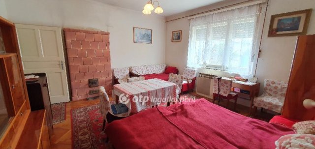 Eladó családi ház, Devecseren, Arany János utcában 23.9 M Ft