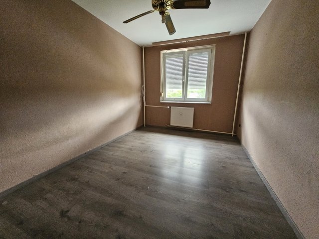 Eladó téglalakás, Pápán 20.5 M Ft, 2 szobás