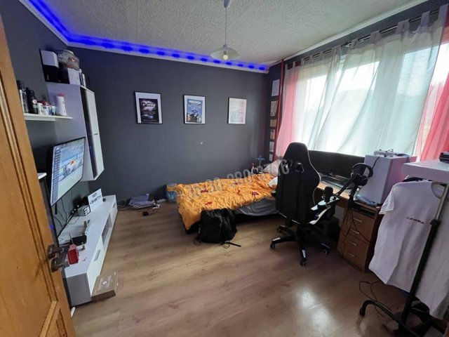 Eladó panellakás, Dunaújvárosban 35.99 M Ft, 3 szobás