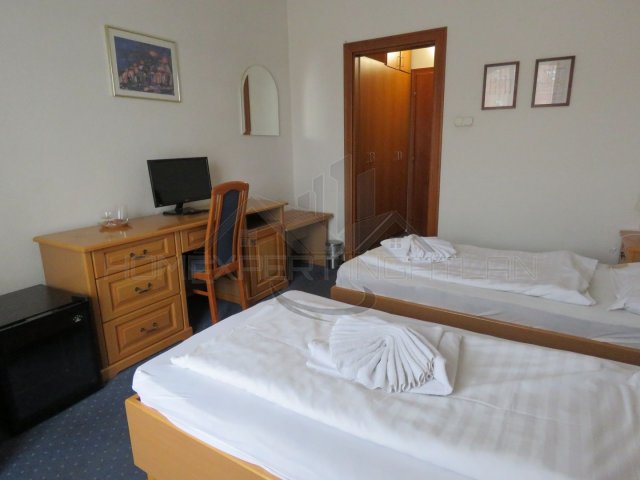 Eladó hotel, Győrött 1400 M Ft / költözzbe.hu