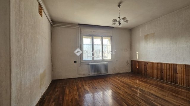 Eladó családi ház, Szentendrén 98 M Ft, 3 szobás