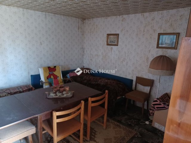 Eladó családi ház, Bicskén 19.4 M Ft, 2 szobás