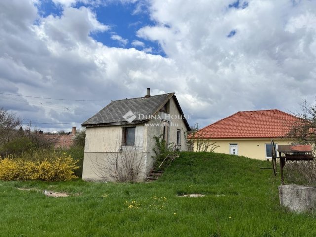 Eladó nyaraló, Nagysápon 11.99 M Ft, 2 szobás