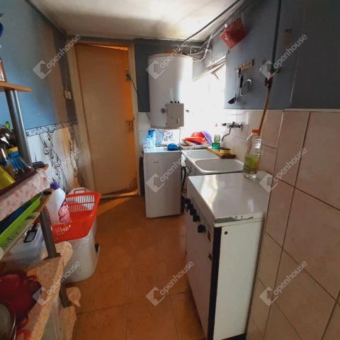Eladó családi ház, Cserkeszőlőn 14 M Ft, 2 szobás