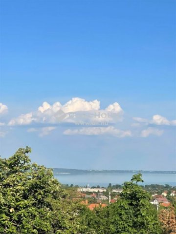 Eladó családi ház, Balatonalmádiban 74.9 M Ft, 3 szobás