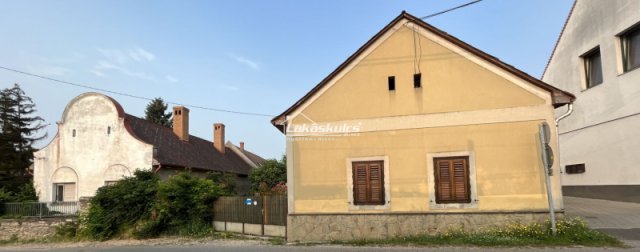 Eladó családi ház, Balatonfüreden 170 M Ft, 6 szobás