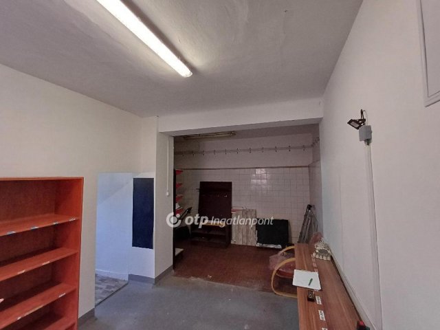 Eladó ipari ingatlan, Polgáron 49.9 M Ft, 4 szobás