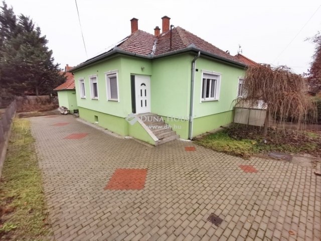 Eladó családi ház, Kecskeméten 93 M Ft, 4 szobás