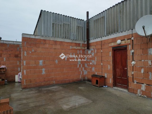 Eladó családi ház, Dunaharasztin 39.9 M Ft, 3 szobás