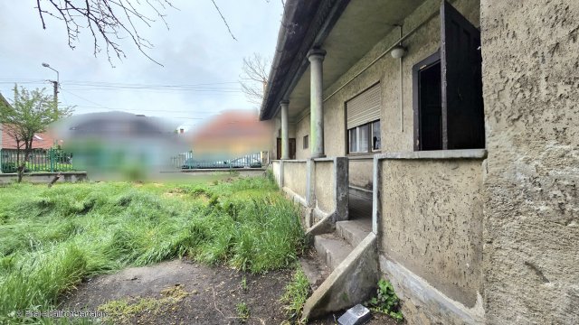 Eladó családi ház, Tatabányán 49.9 M Ft, 2+1 szobás