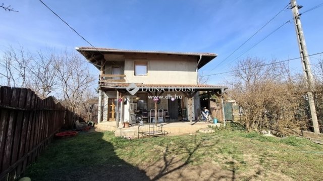 Eladó családi ház, Felsőpakonyban 94.7 M Ft, 9 szobás