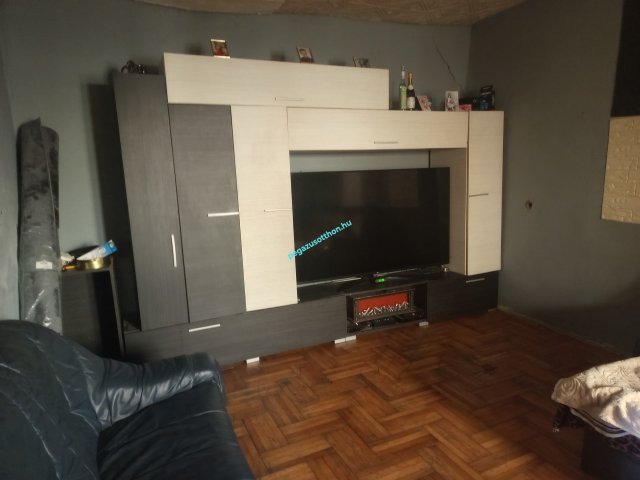 Eladó családi ház, Ózdon 12 M Ft, 2 szobás