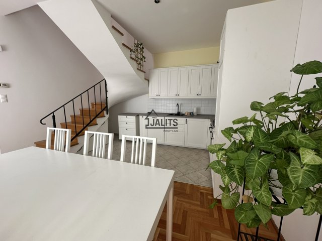 Kiadó téglalakás, albérlet, Budapesten, VI. kerületben