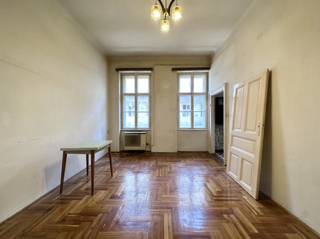 Eladó téglalakás, Budapesten, VIII. kerületben, Bezerédj utcában