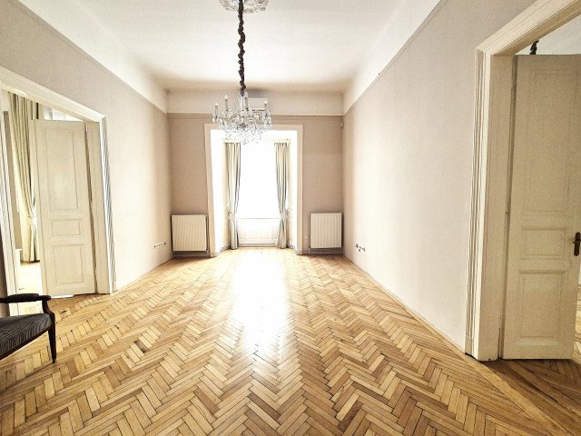 Eladó téglalakás, Budapesten, VI. kerületben 155 M Ft