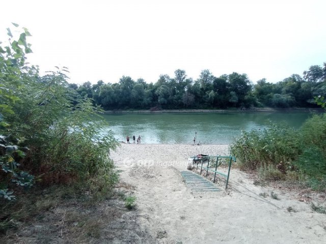 Eladó nyaraló, Tiszapüspökin 5.5 M Ft, 1+1 szobás