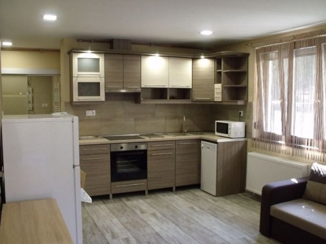 Kiadó téglalakás, albérlet, Pécsett 280 E Ft / hó, 3 szobás