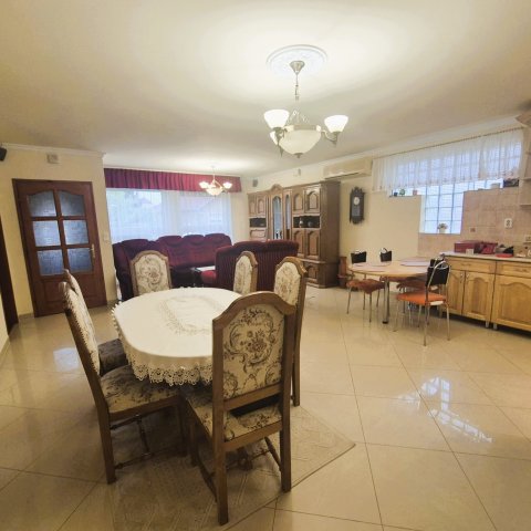 Eladó családi ház, Kecskeméten 98 M Ft, 4 szobás