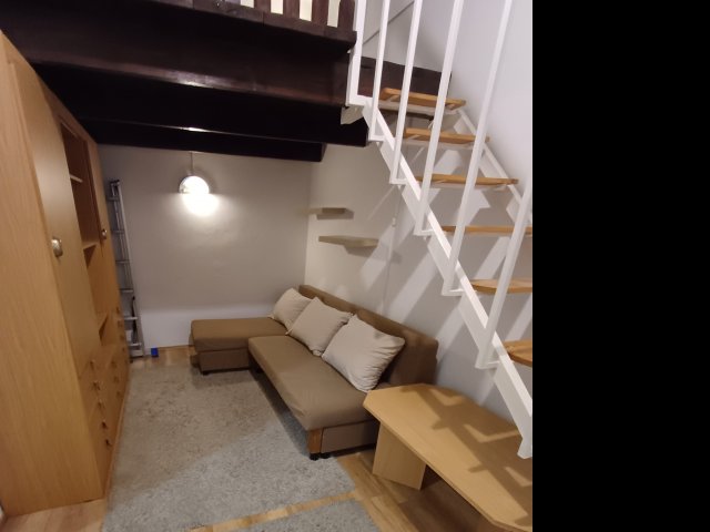 Kiadó téglalakás, albérlet, VI. kerületben, Nagymező utcában