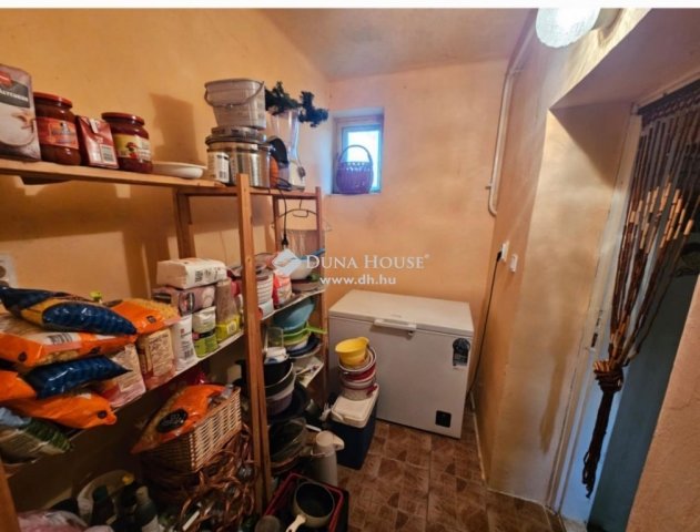 Eladó családi ház, Kunszentmiklóson 26.2 M Ft, 4 szobás