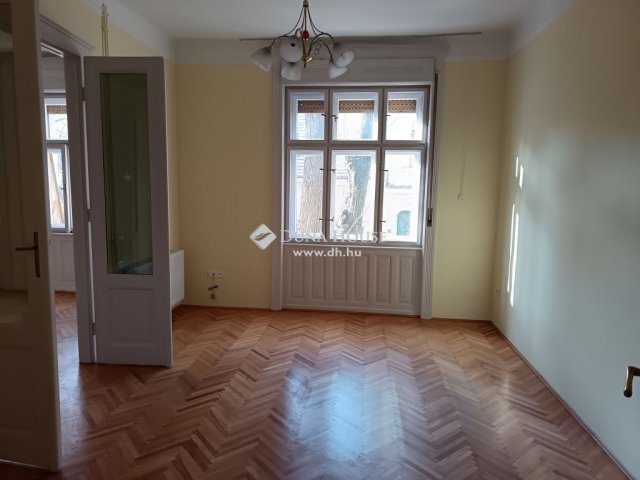 Kiadó téglalakás, albérlet, Szegeden 250 E Ft / hó, 4 szobás