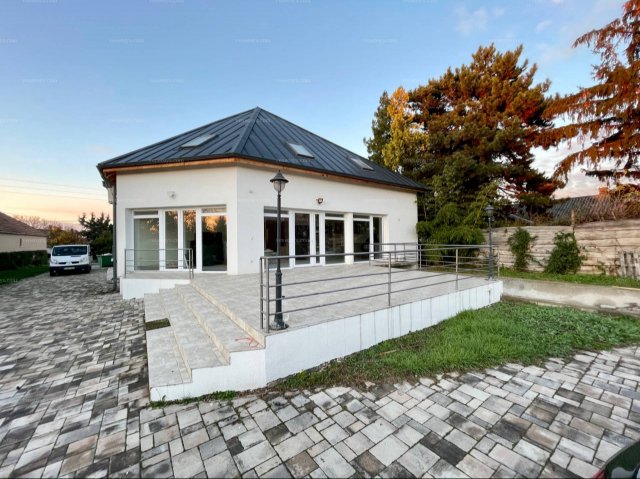Eladó téglalakás, Balatonszárszón 129 M Ft, 4 szobás
