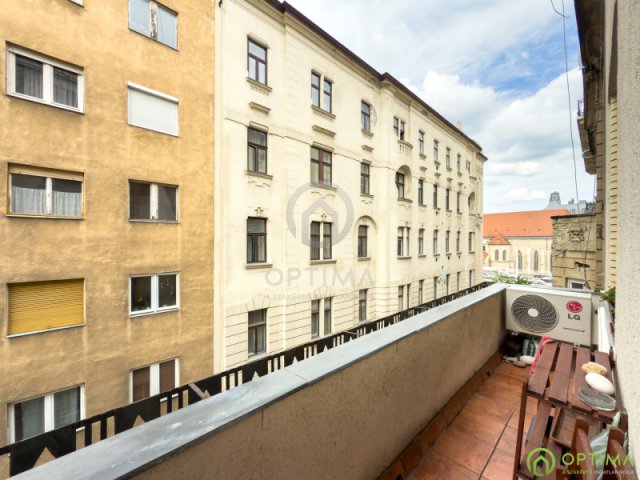 Eladó téglalakás, Budapesten, V. kerületben 139.3 M Ft, 2 szobás
