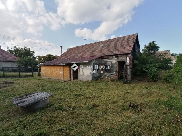 Eladó telek, Előszálláson 3.5 M Ft / költözzbe.hu