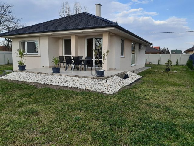 Eladó családi ház, Debrecenben 145 M Ft, 4 szobás