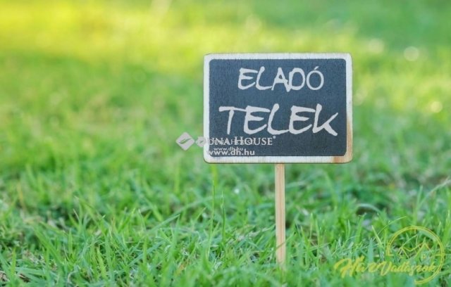 Eladó telek, Nyíregyházán, Zsombék utcában 750 M Ft