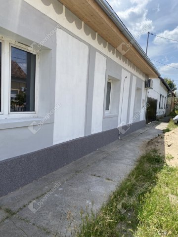 Eladó családi ház, Kisteleken 35 M Ft, 5 szobás
