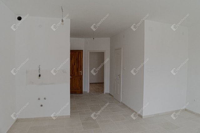 Eladó téglalakás, Kisteleken 32.9 M Ft, 2 szobás