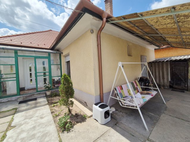 Eladó családi ház, Dunaharasztin 69.9 M Ft, 4 szobás