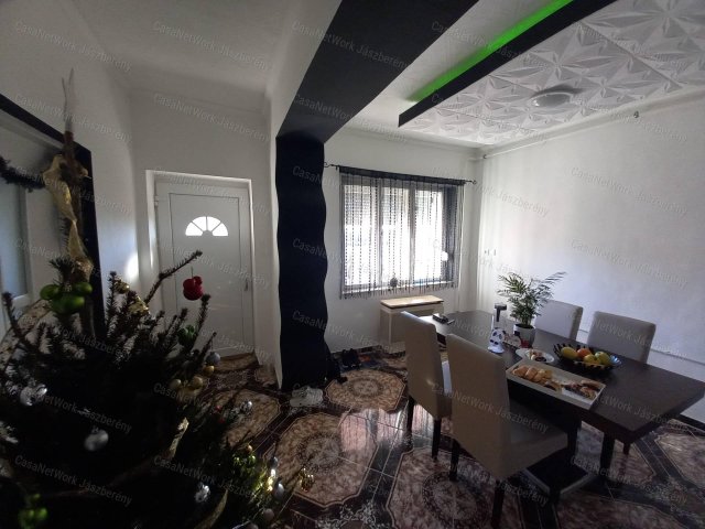 Eladó családi ház, Jászladányon 16.9 M Ft, 2 szobás