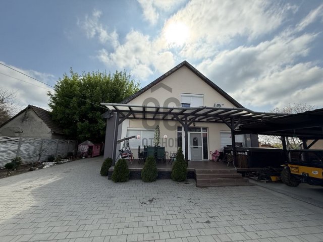 Eladó családi ház, Hernádon 73.9 M Ft, 6 szobás