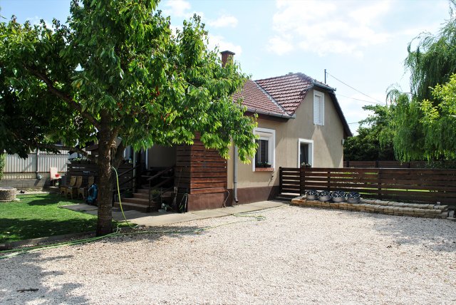 Eladó családi ház, Kecskeméten 62 M Ft, 4 szobás