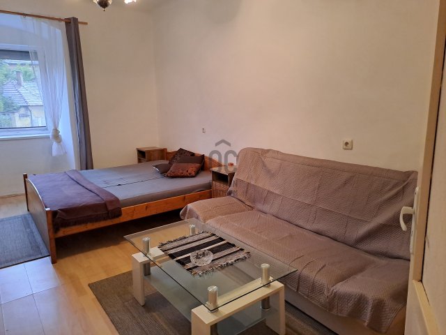 Eladó téglalakás, Pápán 13.9 M Ft, 1 szobás