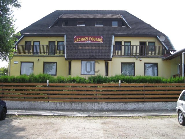 Eladó hotel, Szigetszentmiklóson 335 M Ft, 19 szobás